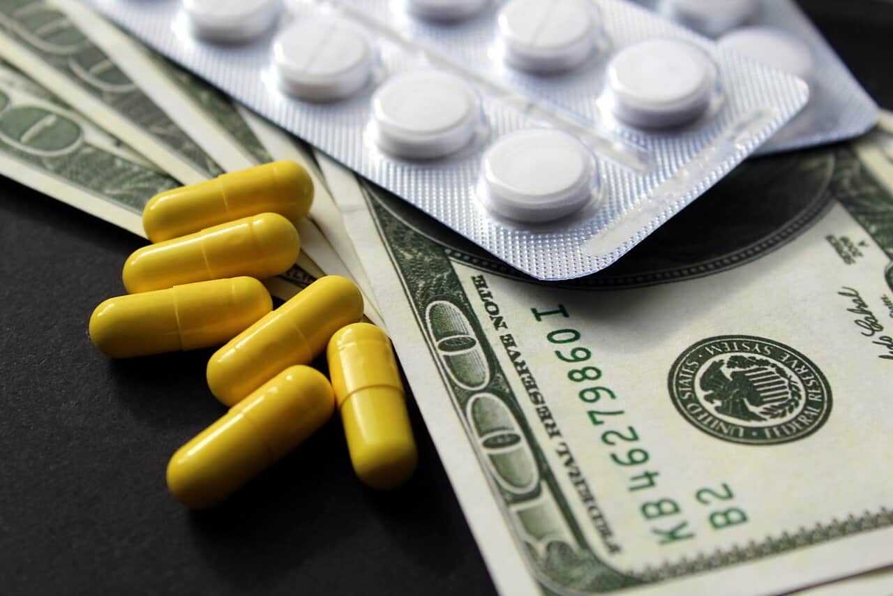 Photo 124124349 | Drug Price &copy; Snezhana Kudryavtseva | Dreamstime.com